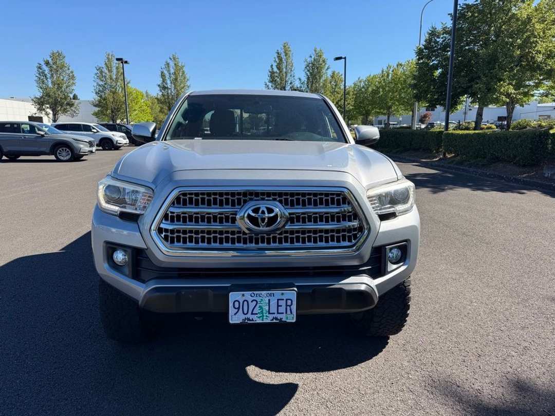 2017 Toyota Tacoma TRD OffRoad - Image 2