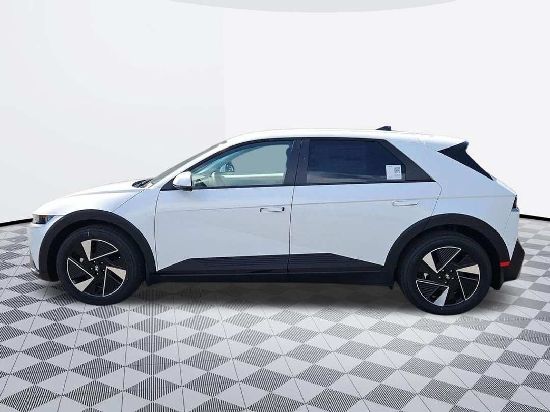2026 Hyundai Ioniq 5 SEL - Image 3