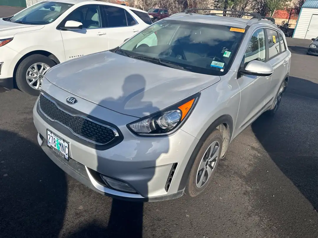 2019 Kia Niro EX - Image 2