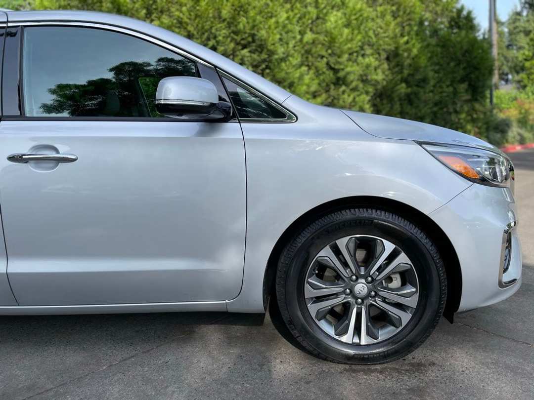 2021 Kia Sedona EX - Image 2