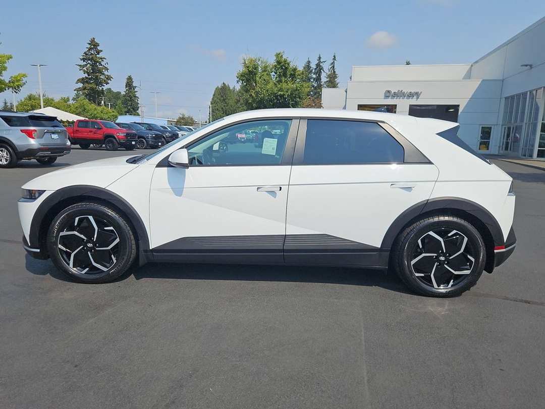 2024 Hyundai Ioniq 5 SE - Image 3