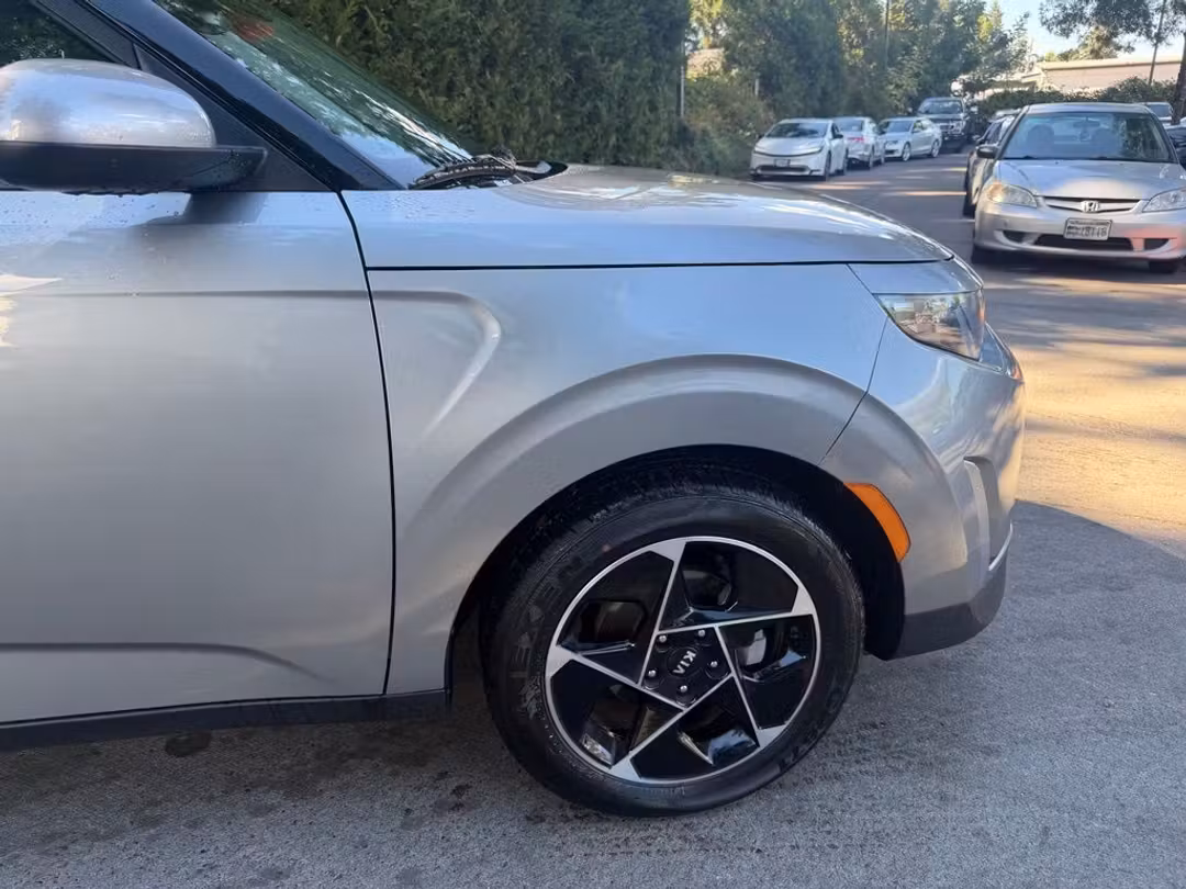 2023 Kia Soul EX - Image 3
