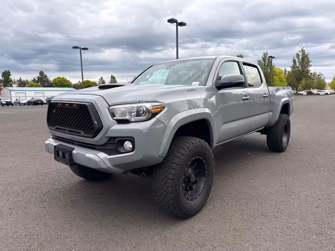 2020 Toyota Tacoma TRD Sport - Image 3