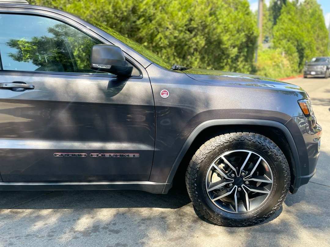 2020 Jeep Grand Cherokee Trailhawk - Image 2