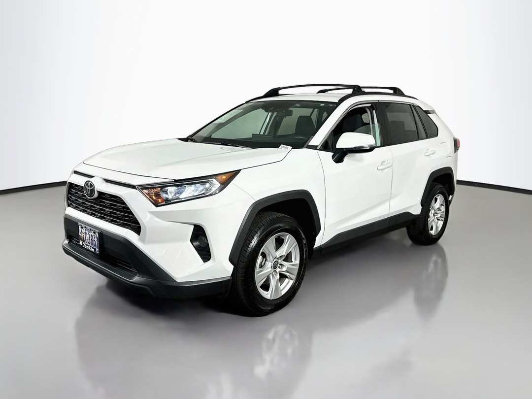 2021 Toyota Rav4 XLE - Image 3