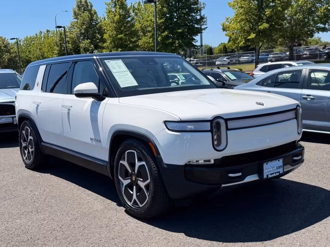2024 Rivian R1S Adventure - Image 2