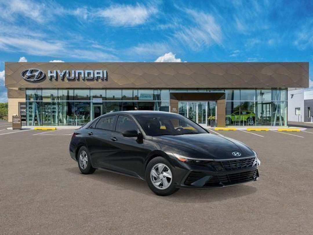 2026 Hyundai Elantra SE - Image 2