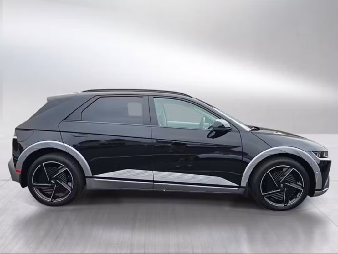 2026 Hyundai Ioniq 5 Limited - Image 2