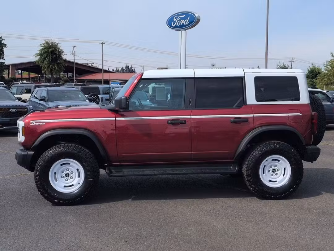 2026 Ford Bronco Heritage Edition - Image 2