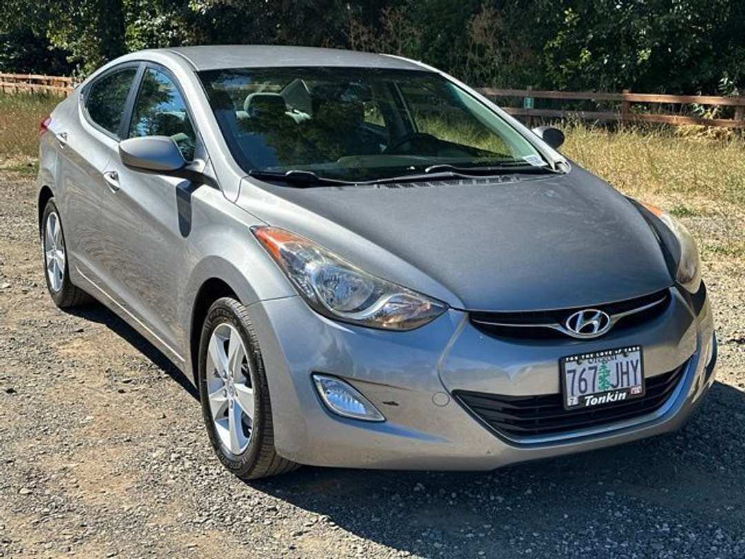 2012 Hyundai Elantra GLS - Image 2