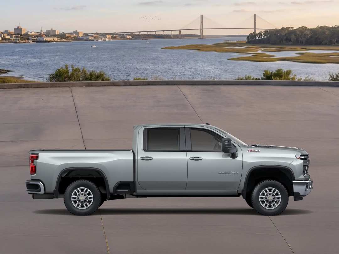 2026 Chevrolet Silverado 2500Hd LT - Image 3