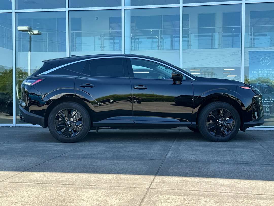 2025 Nissan Murano SV - Image 3