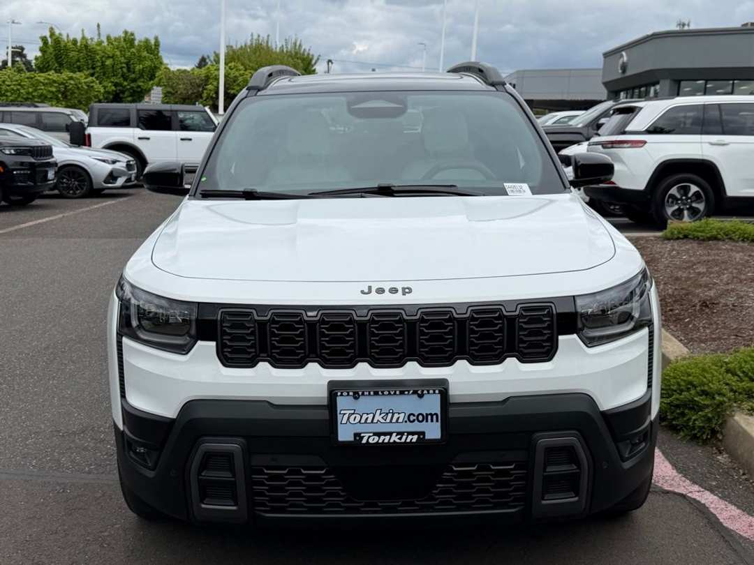 2026 Jeep Cherokee Overland - Image 3
