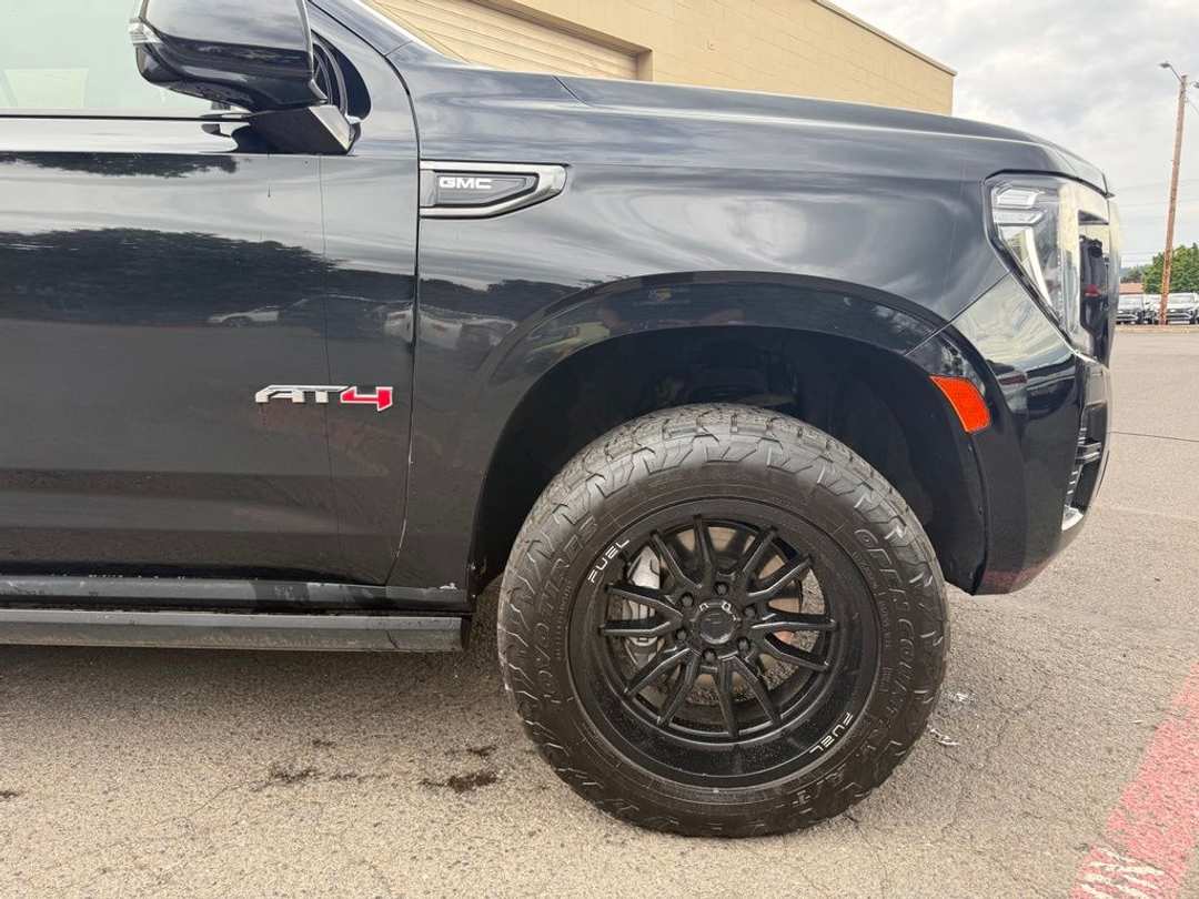 2023 GMC Yukon AT4 - Image 2