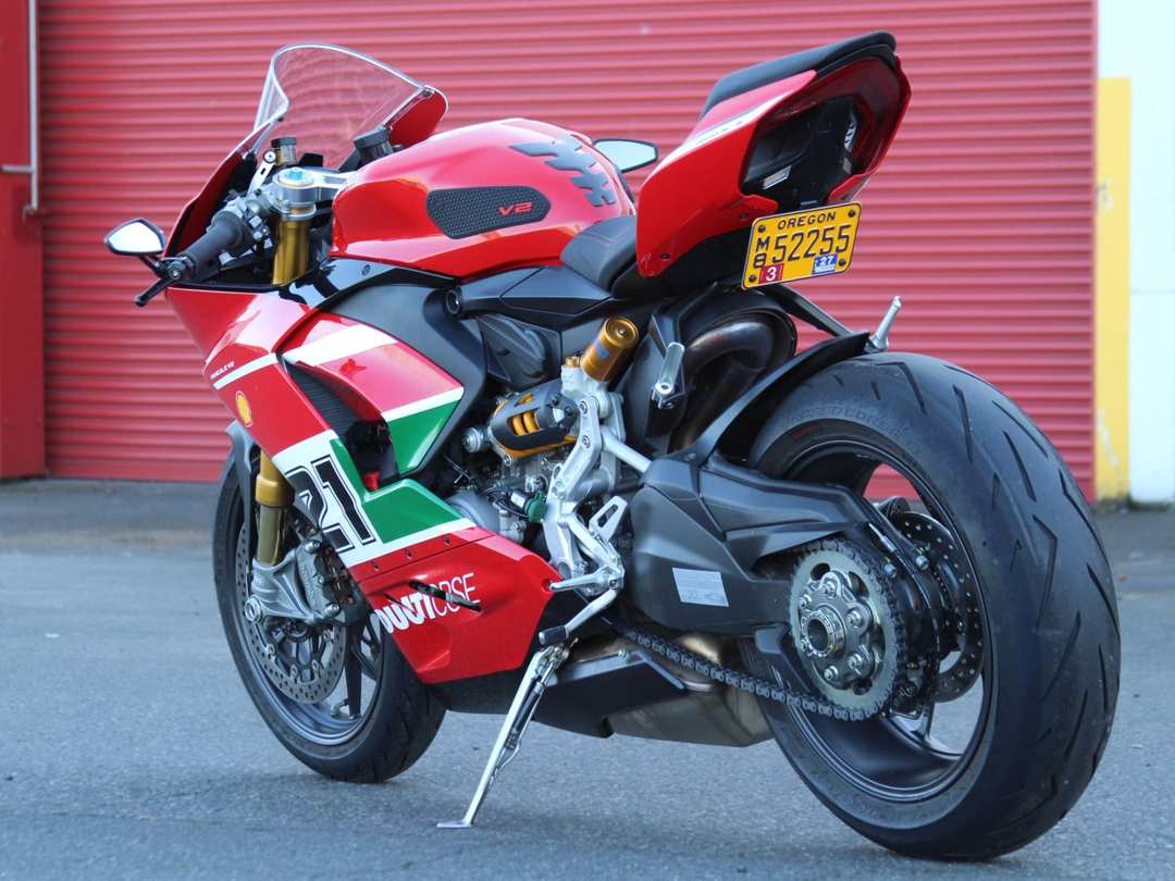 2023 Ducati Panigale V2 Bayliss 1St Championship 20Th Anniversary - Image 2