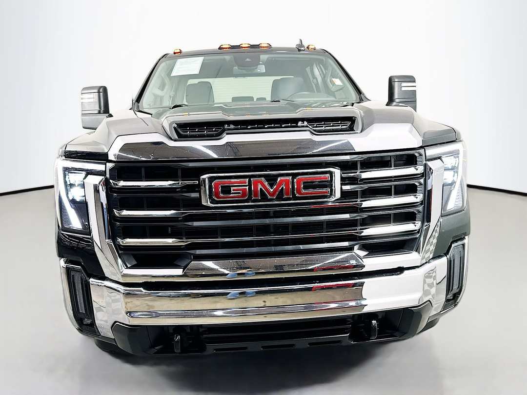 2024 GMC Sierra 2500Hd SLE - Image 3
