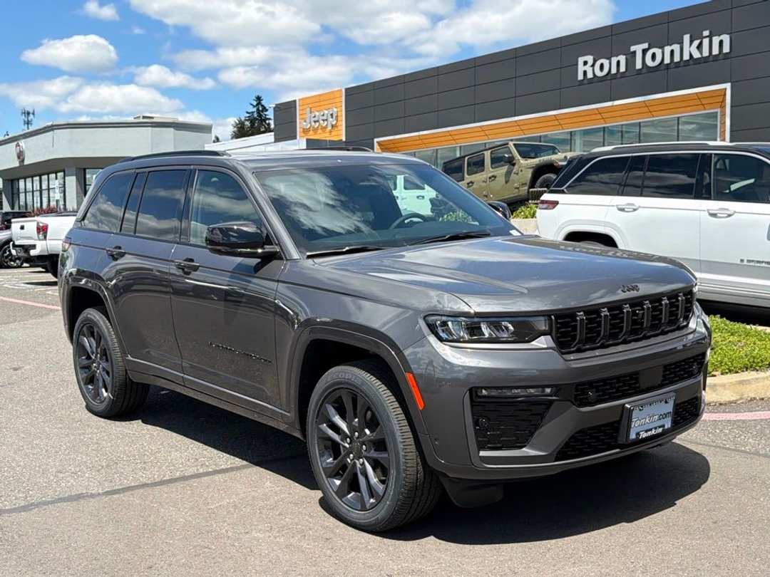 2026 Jeep Grand Cherokee Limited Reserve - Image 2