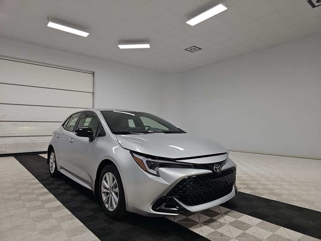 2026 Toyota Corolla SE - Image 2