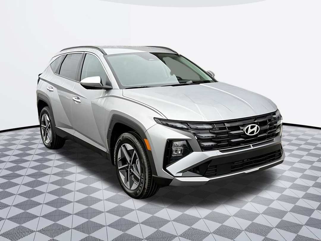 2026 Hyundai Tucson Hybrid SEL - Image 2
