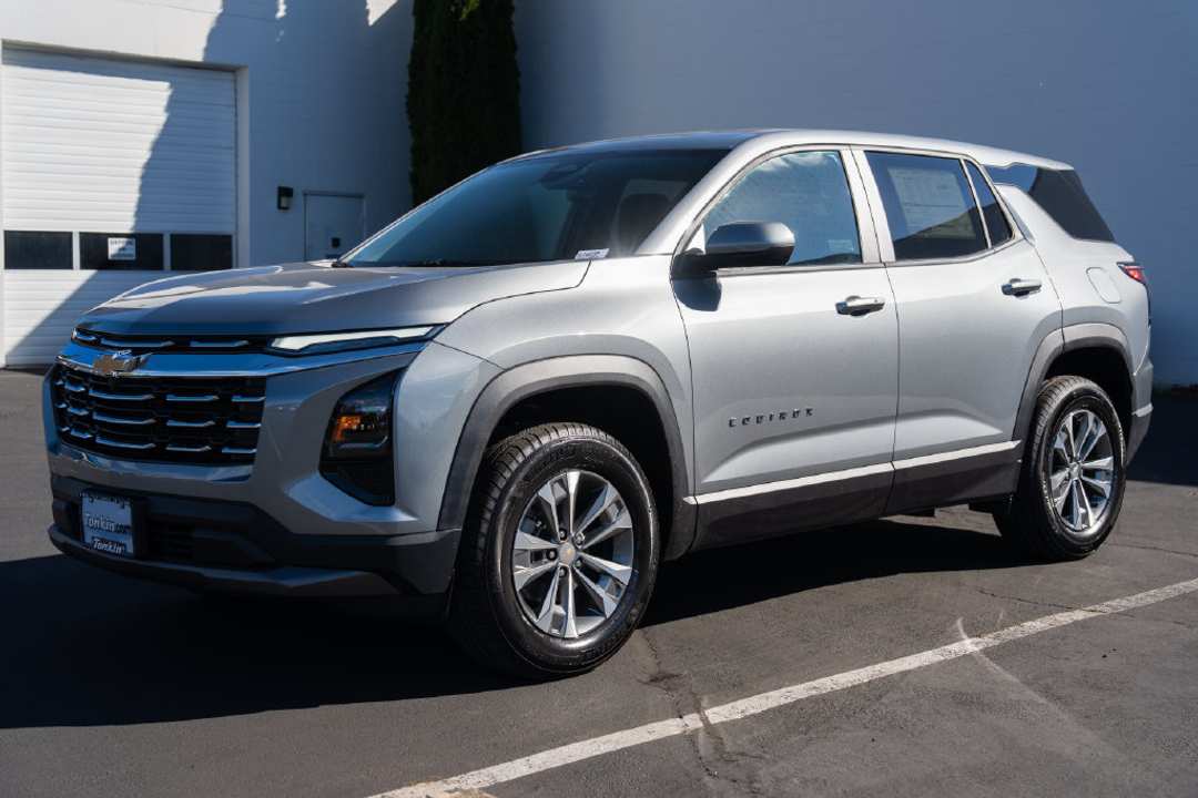 2027 Chevrolet Equinox LT - Image 3