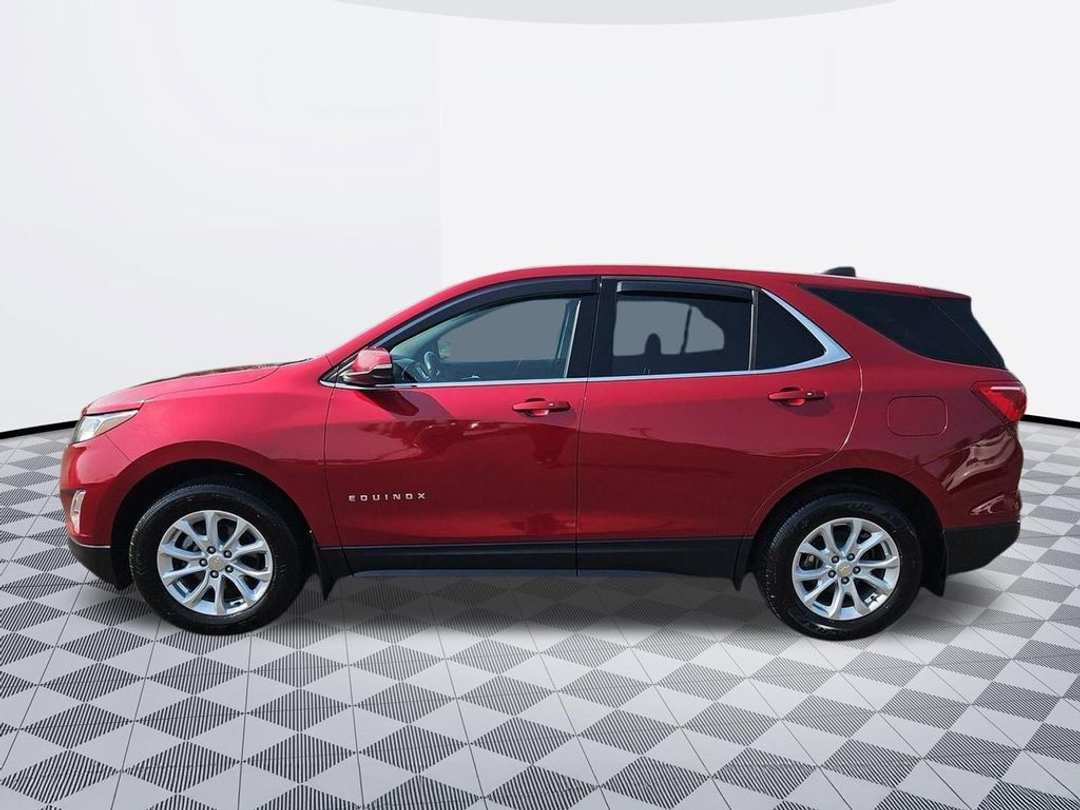 2019 Chevrolet Equinox LT - Image 2