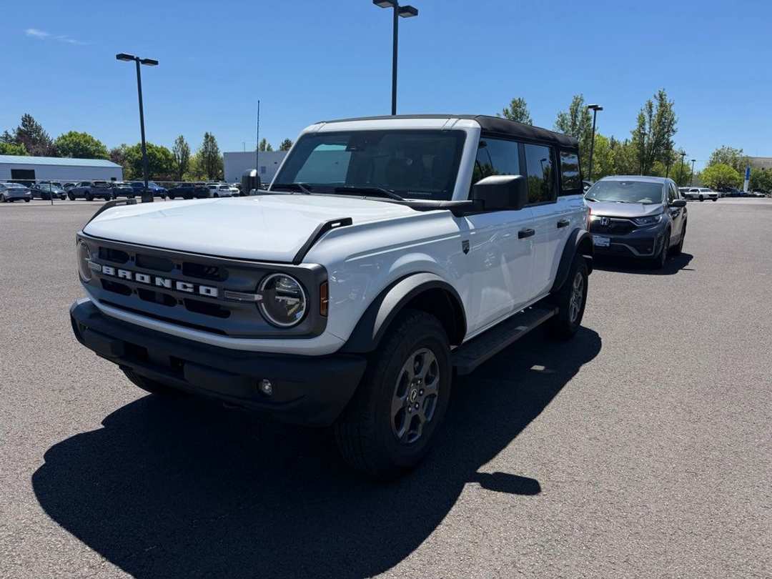 2024 Ford Bronco Big Bend - Image 3