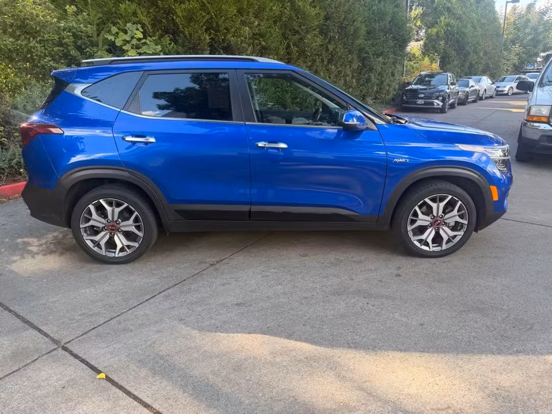 2021 Kia Seltos SX - Image 2