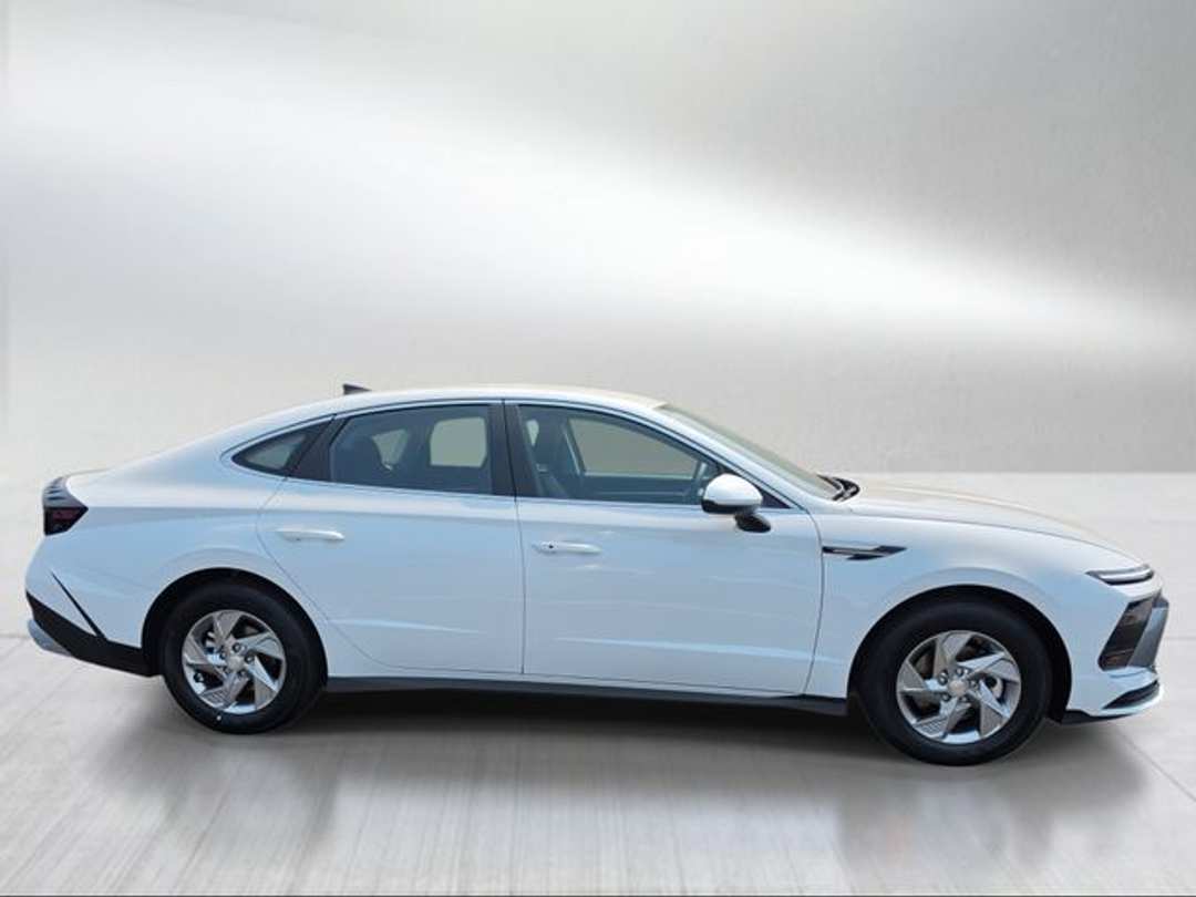 2026 Hyundai Sonata SE - Image 2