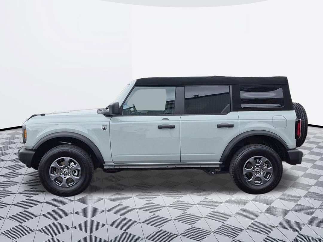 2023 Ford Bronco Big Bend - Image 3