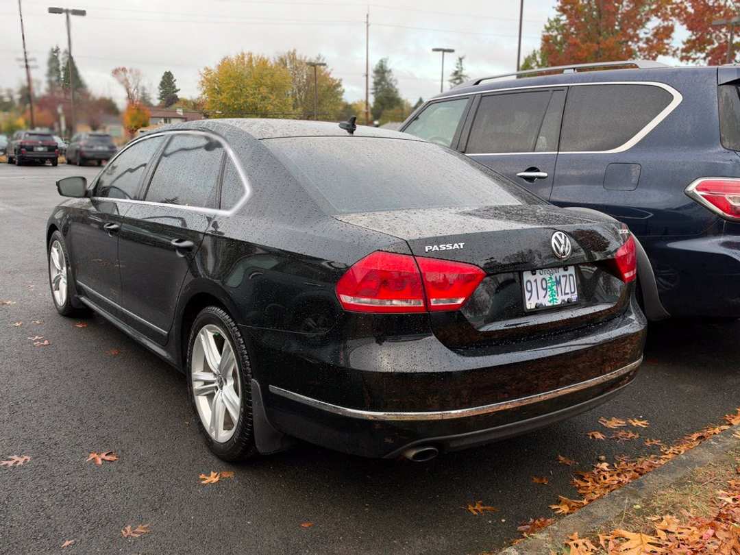 2014 Volkswagen Passat SEL Premium - Image 2