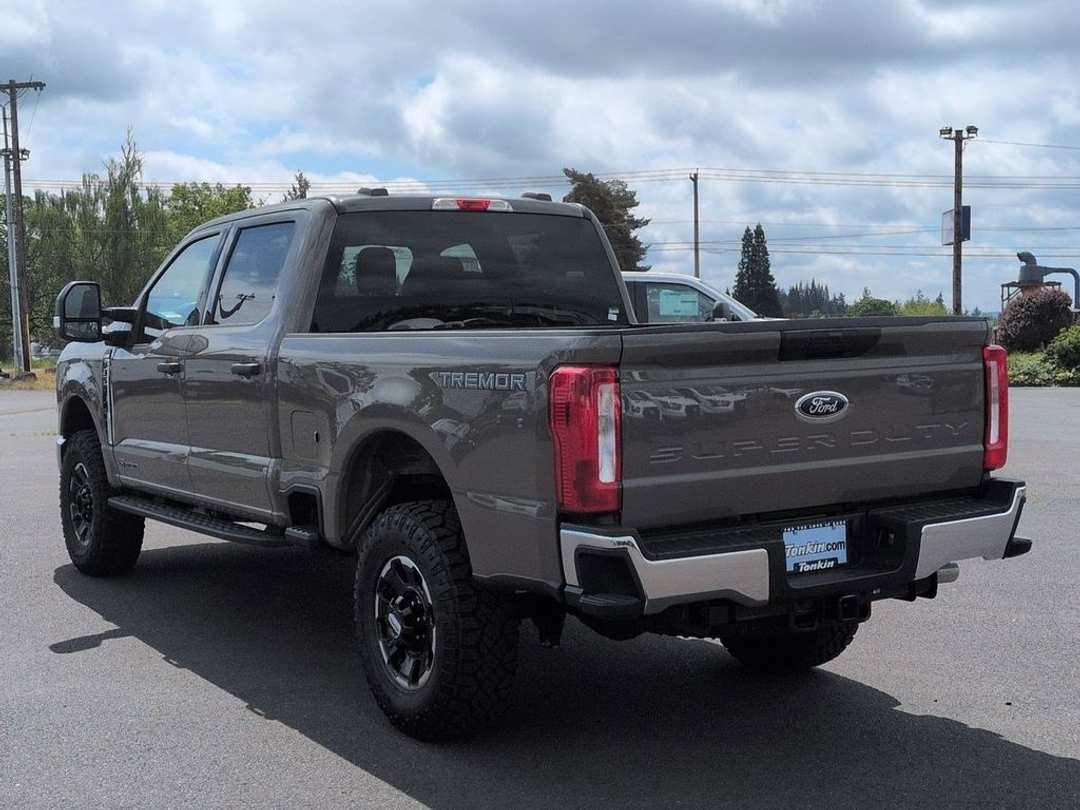 2026 Ford F-350Sd XLT - Image 3