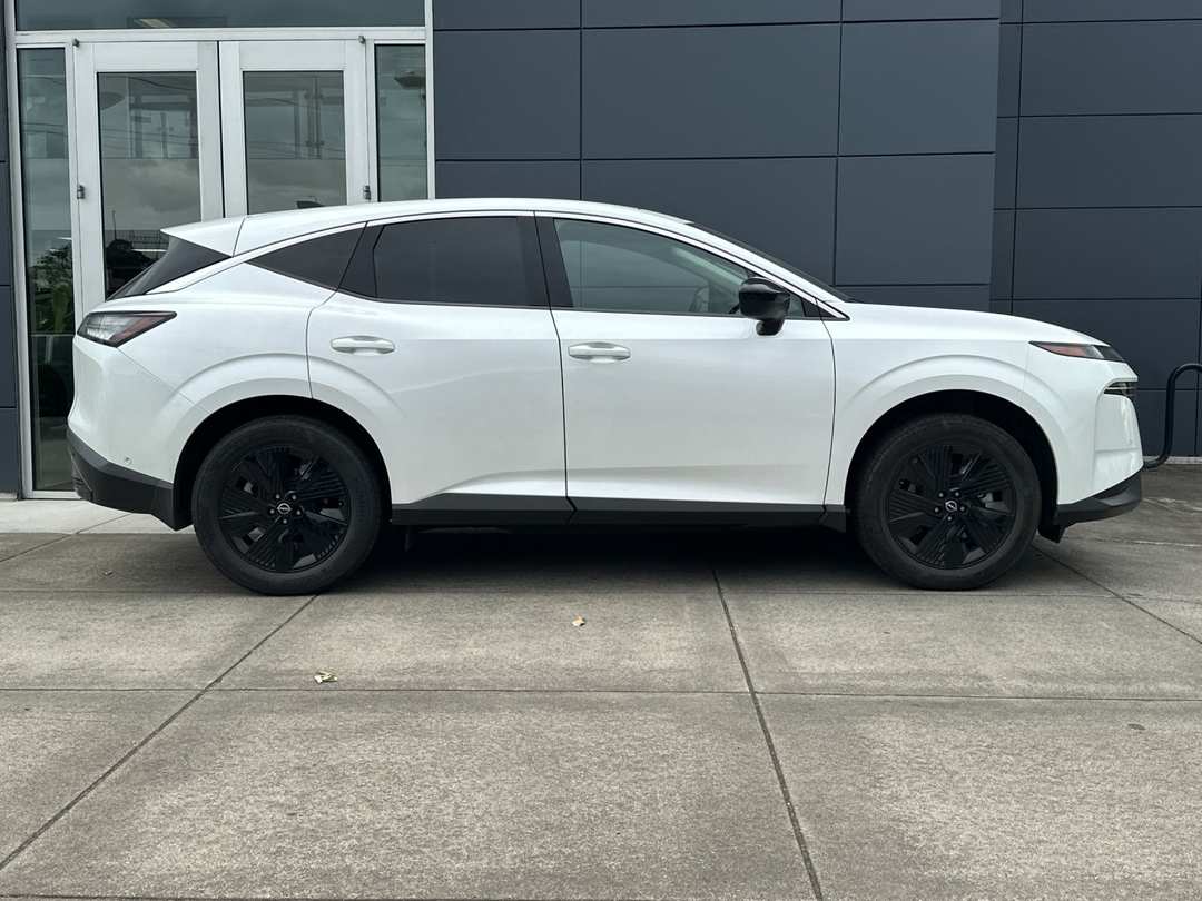 2025 Nissan Murano SV - Image 3