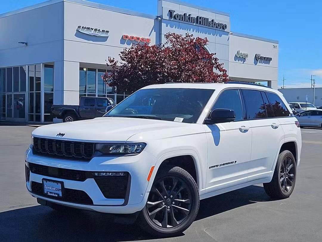 2026 Jeep Grand Cherokee Limited Reserve - Image 2