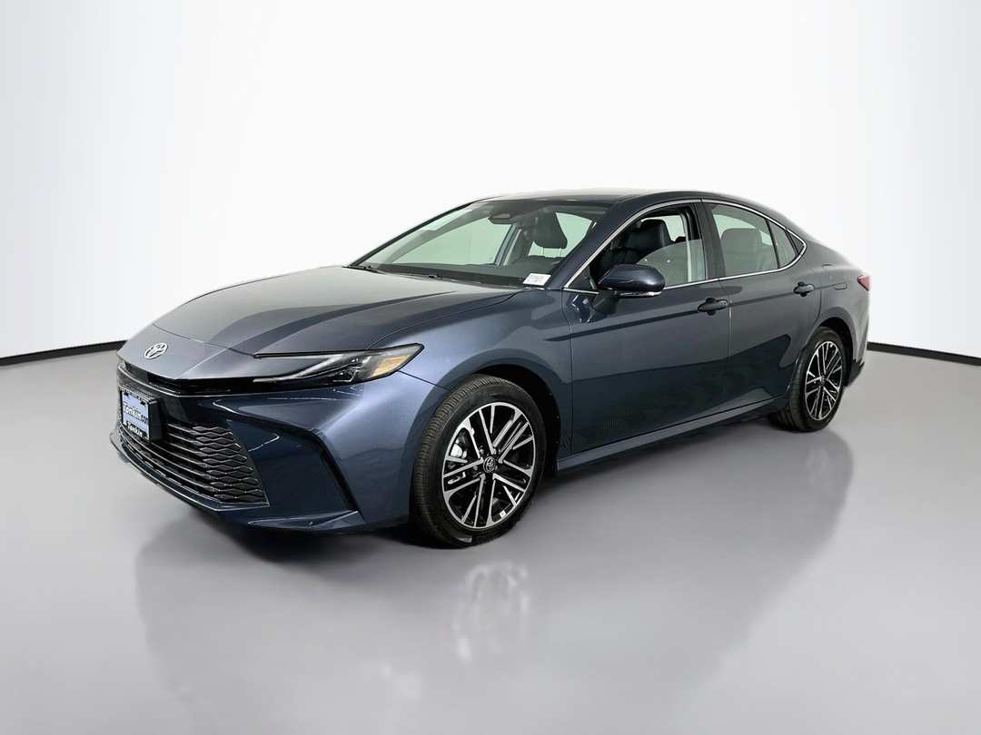 2026 Toyota Camry XLE - Image 3