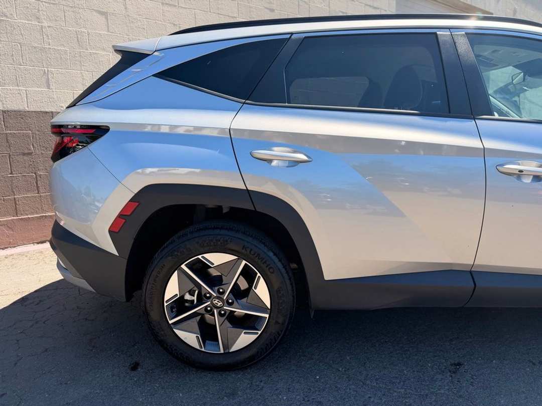 2023 Chevrolet Equinox LT - Image 3