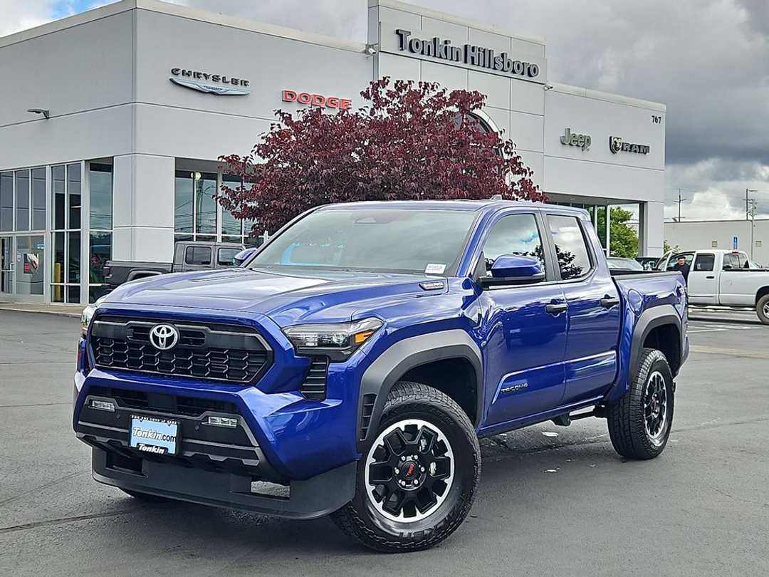 2025 Toyota Tacoma Hybrid TRD Off Road - Image 2