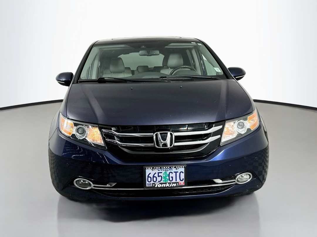 2014 Honda Odyssey Touring - Image 3