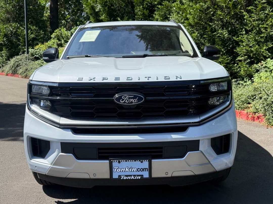 2025 Ford Expedition Platinum - Image 2
