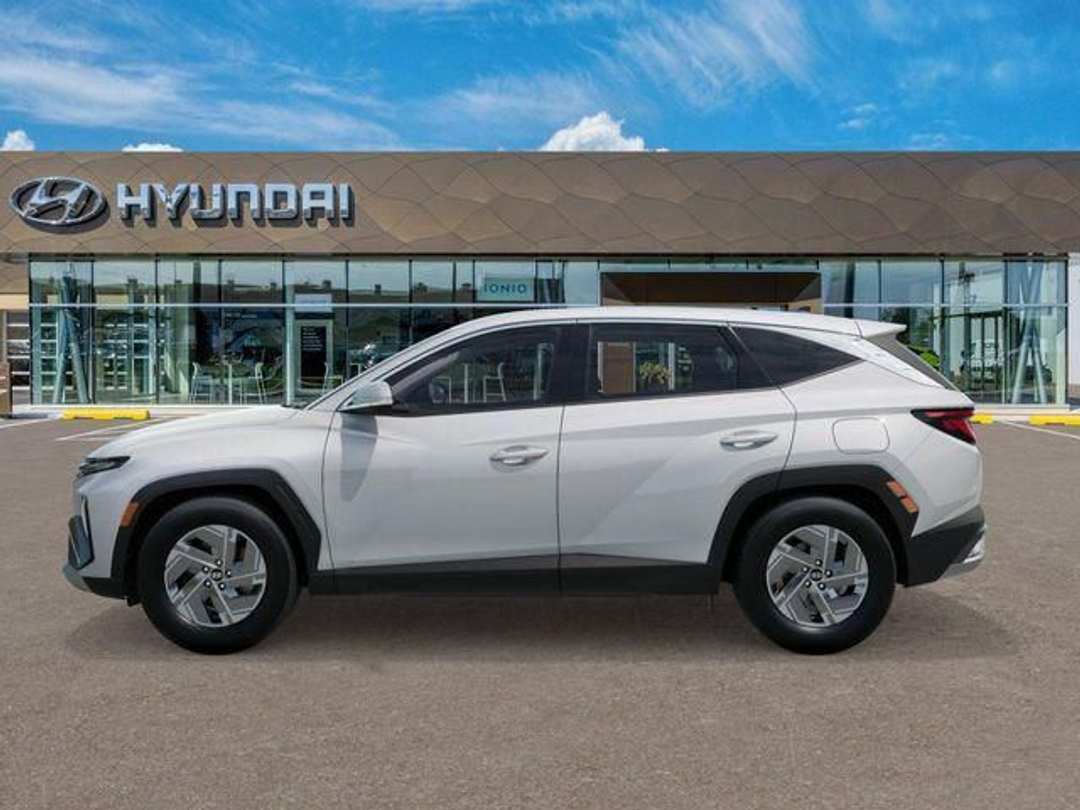 2026 Hyundai Tucson Hybrid Blue SE - Image 3