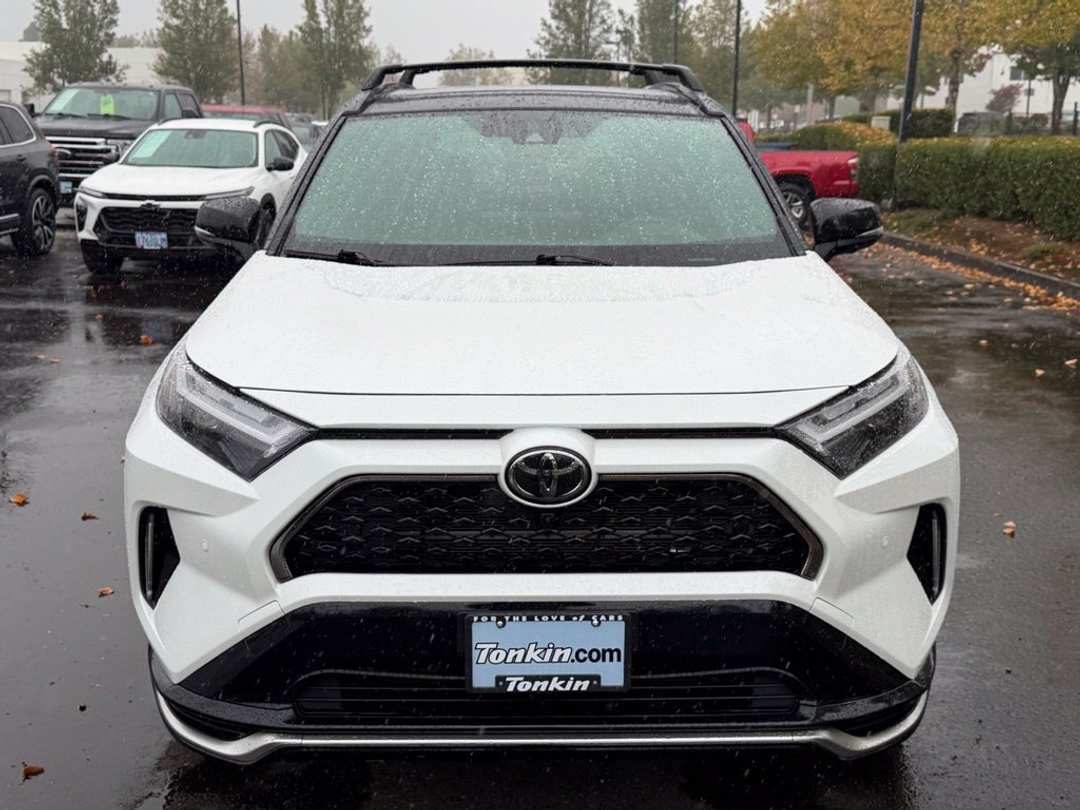 2025 Toyota Rav4 Plug-In Hybrid XSE - Image 3