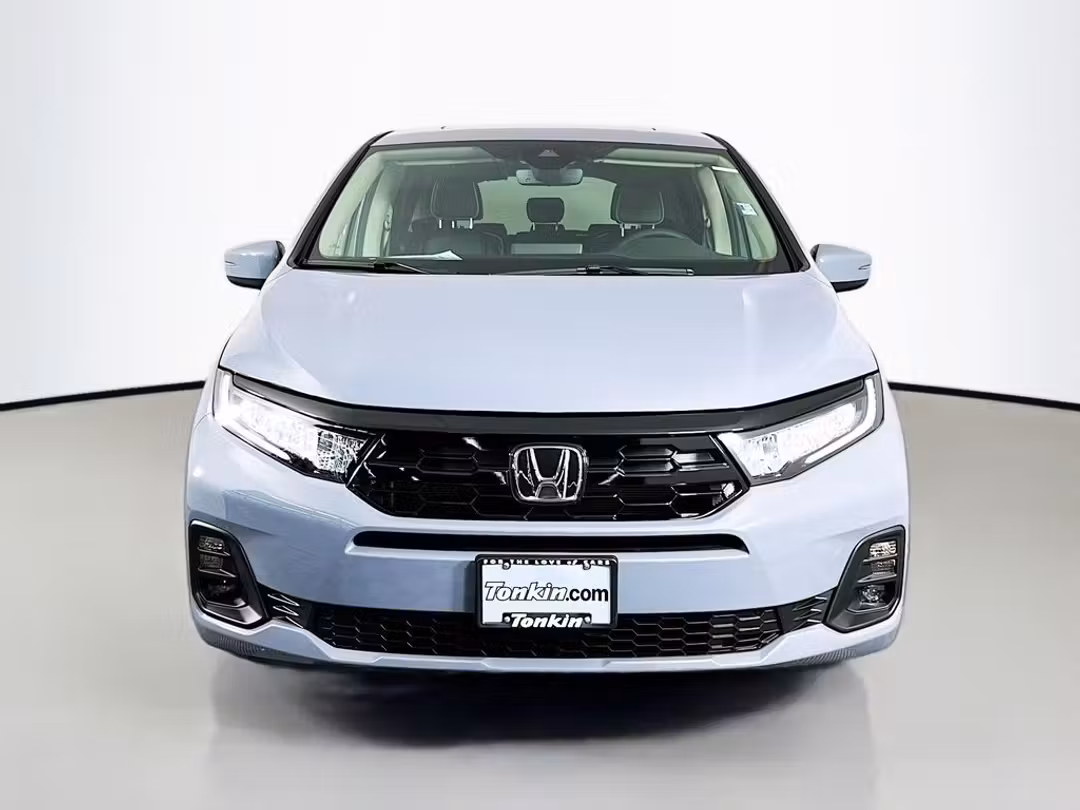 2026 Honda Odyssey Touring - Image 2