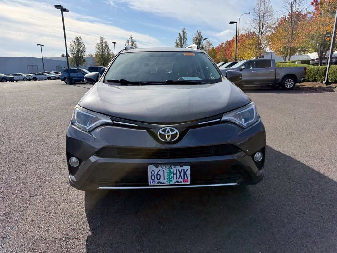 2016 Toyota Rav4 XLE - Image 2