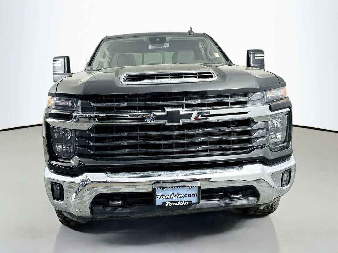 2024 Chevrolet Silverado 2500Hd LT - Image 3