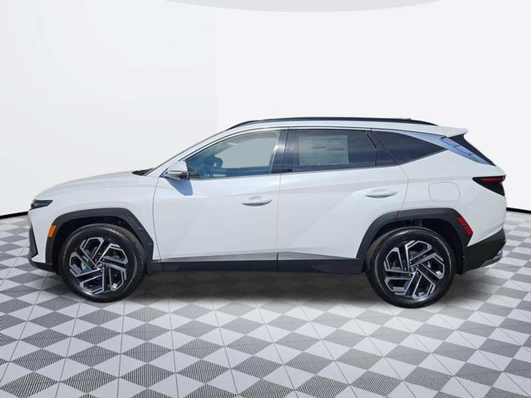 2026 Hyundai Tucson Hybrid Limited - Image 3
