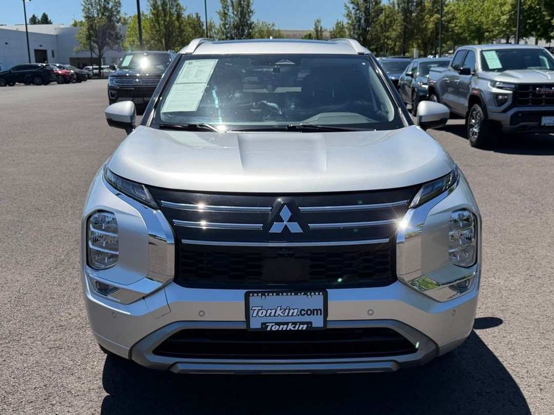 2025 Mitsubishi Outlander SEL - Image 3