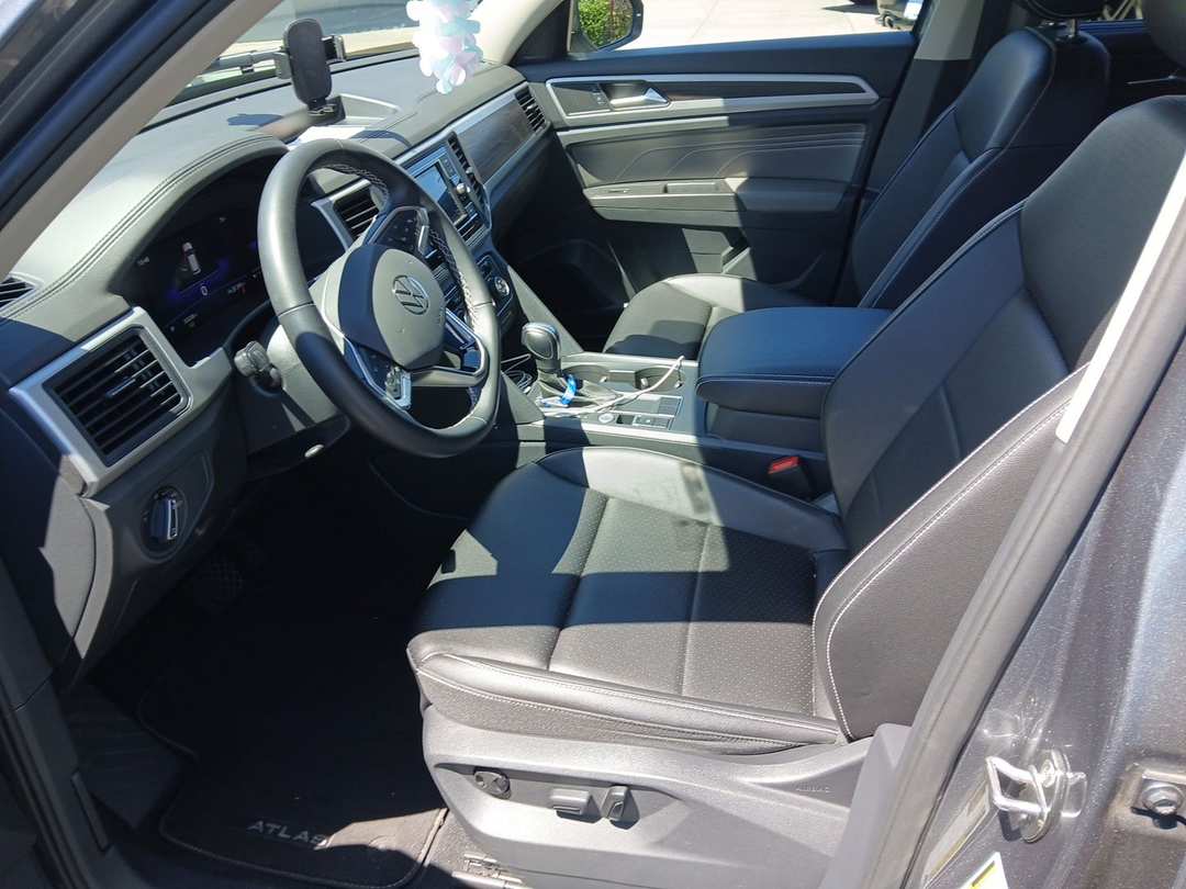 2023 Volkswagen Atlas 2.0T SE - Image 3