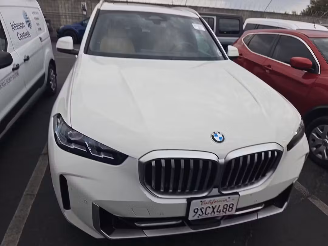 2025 BMW X5 xDrive40i - Image 2