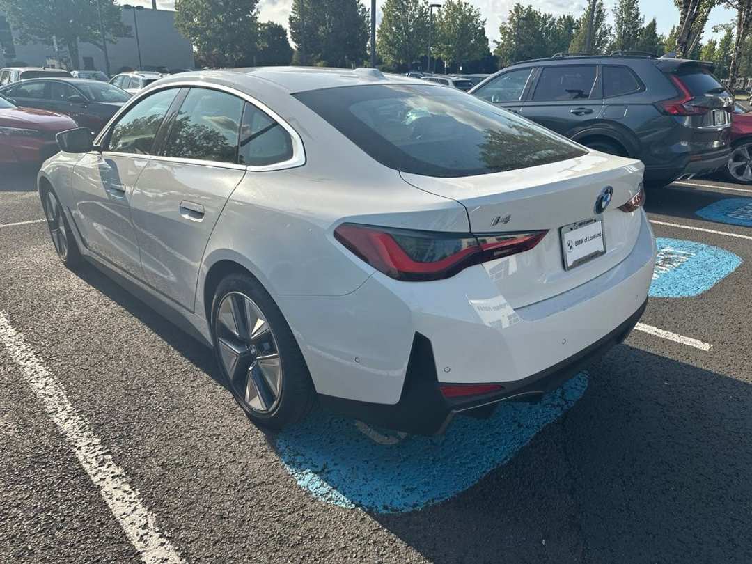 2025 BMW I4 xDrive40 - Image 3