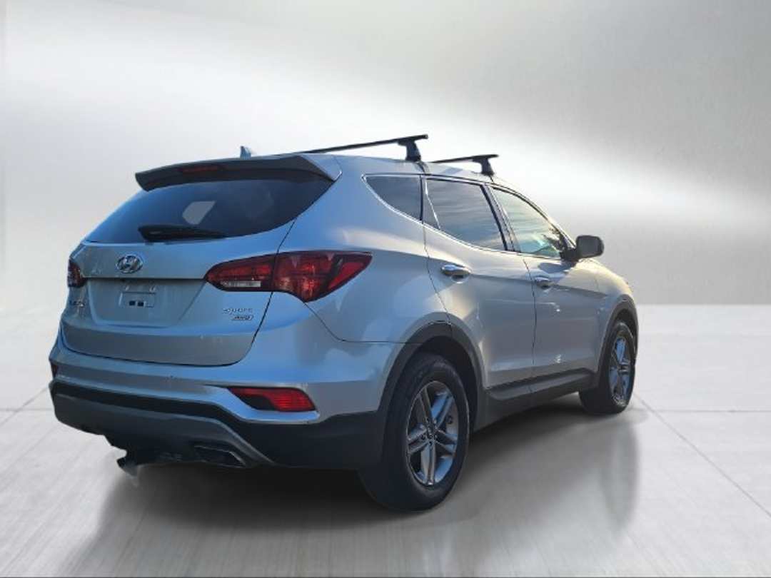 2017 Hyundai Santa Fe Sport 2.4 Base - Image 3