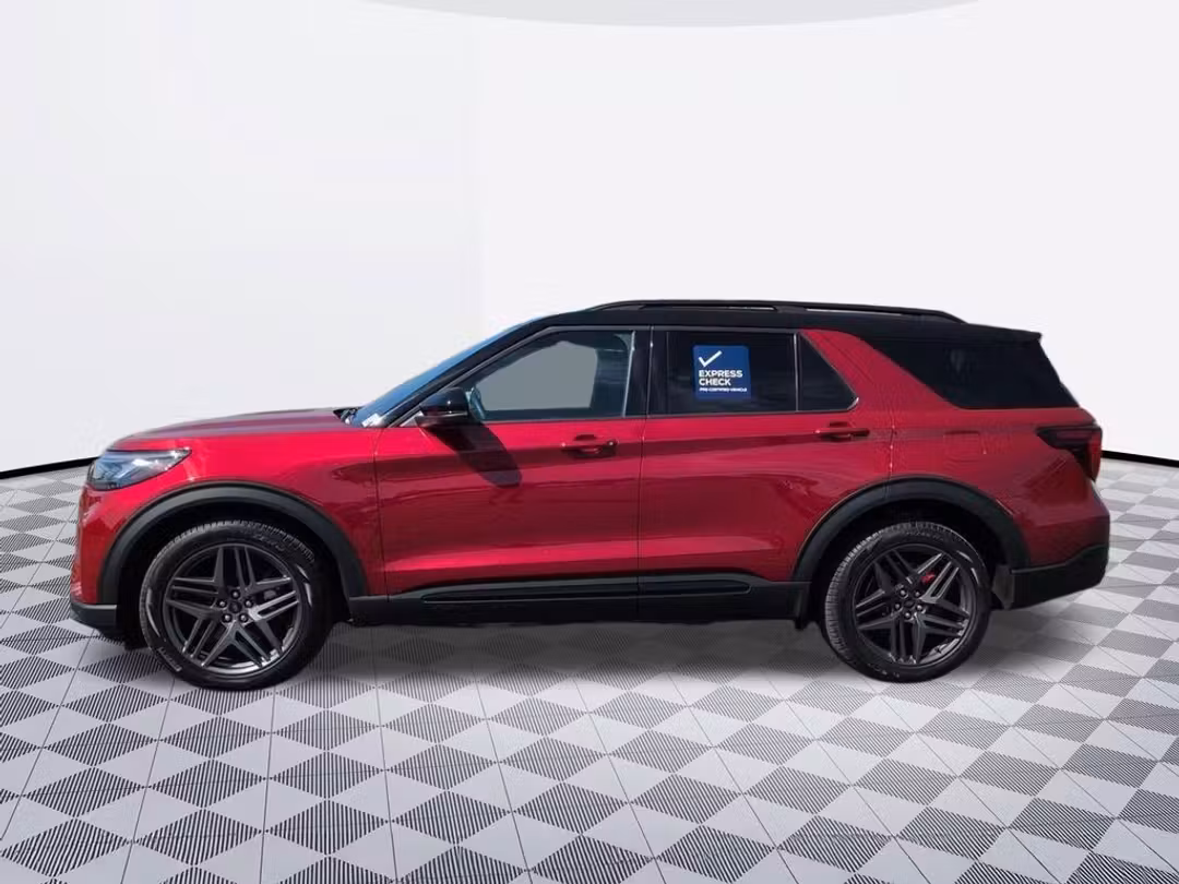 2025 Ford Explorer ST - Image 2